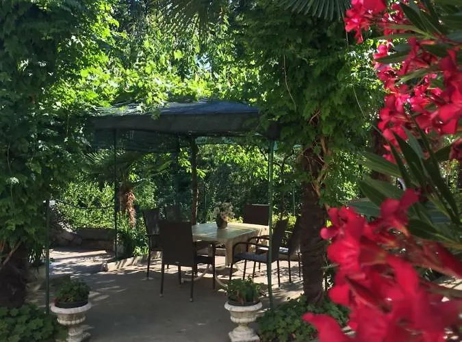 Tusculum Maison d'hôtes 3*